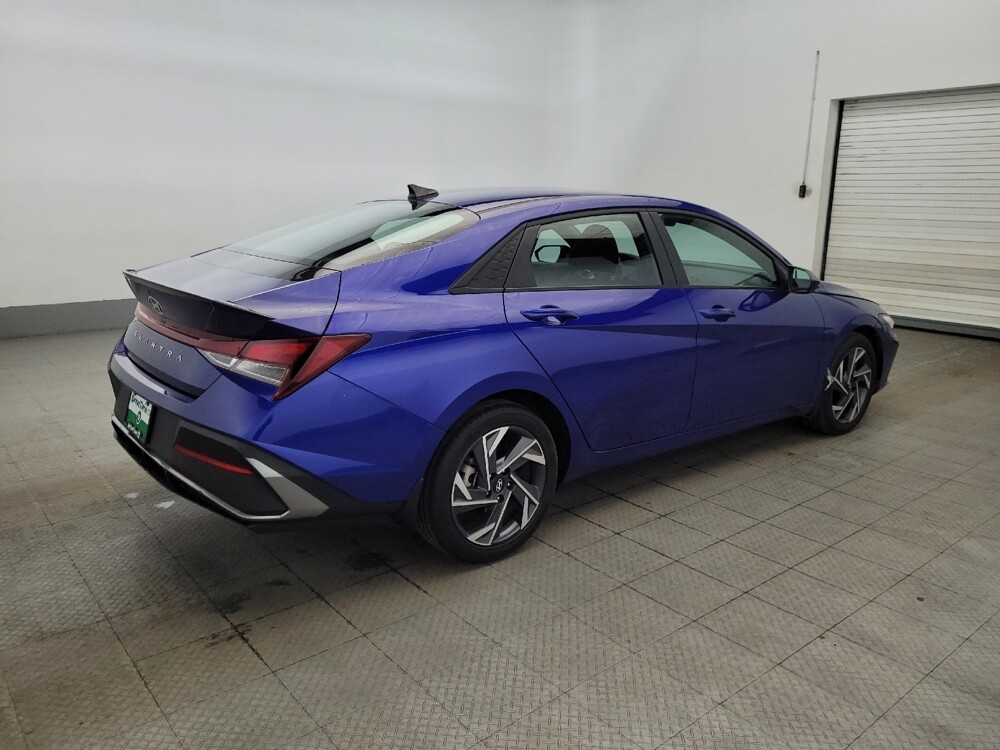 2025 Hyundai Elantra in Plymouth Meeting, PA 19462 - 18124533 10