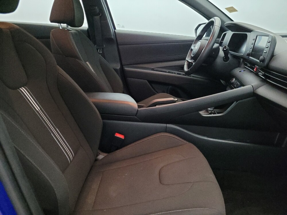 2025 Hyundai Elantra in Plymouth Meeting, PA 19462 - 18124533 21