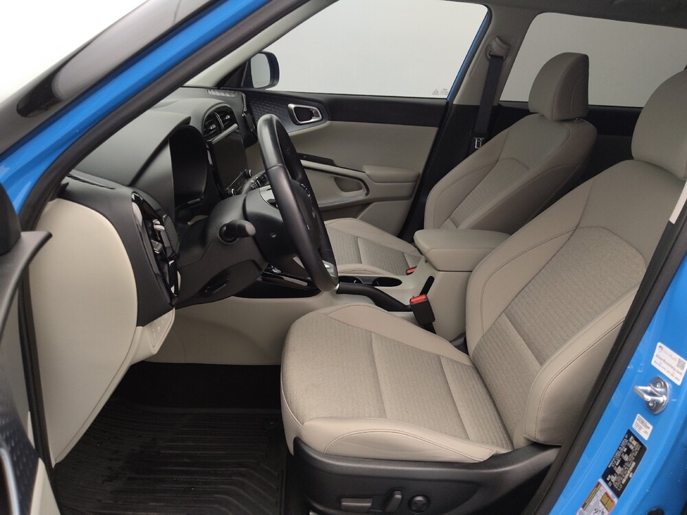 2023 Kia Soul in Independence, MO 64055 - 18124544 17