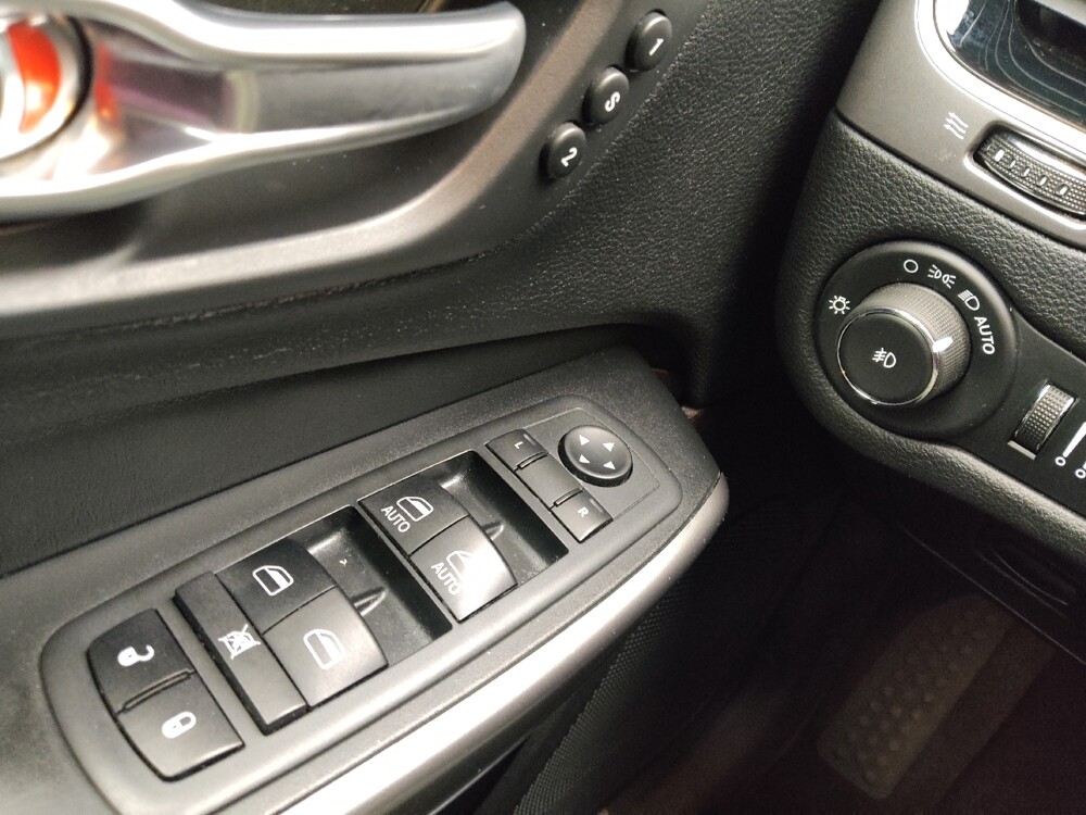 2020 Jeep Cherokee in Gladstone, MO 64118 - 18124549 27