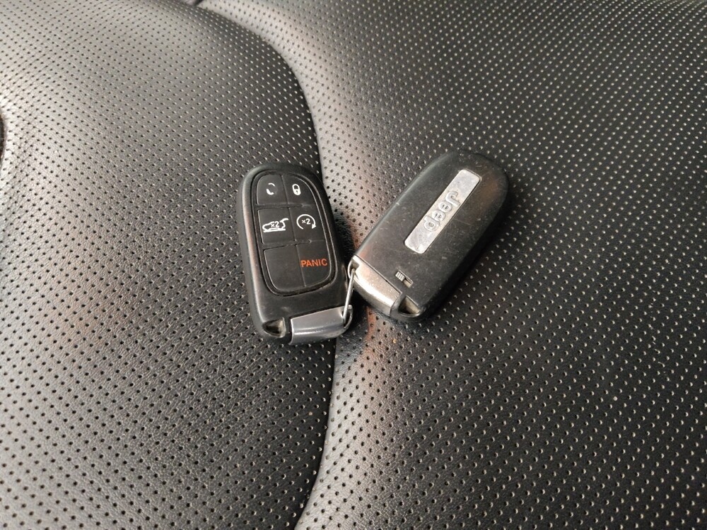 2020 Jeep Cherokee in Gladstone, MO 64118 - 18124549 32