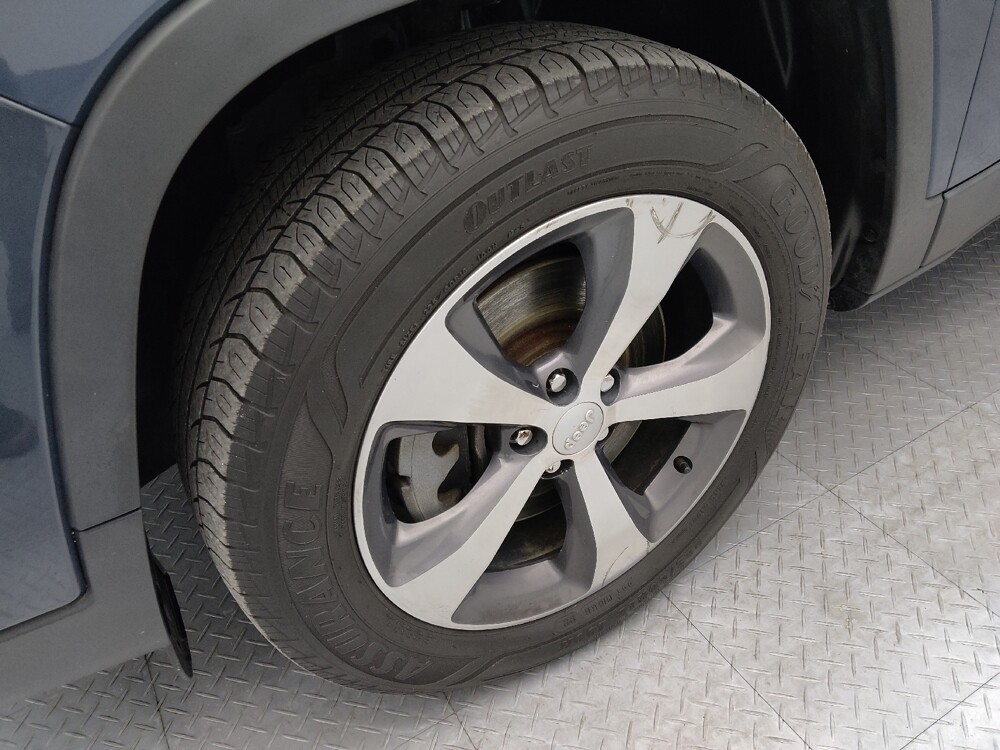 2020 Jeep Cherokee in Gladstone, MO 64118 - 18124549 31