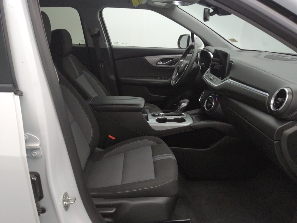 2024 Chevrolet Blazer in Independence, MO 64055 - 18124552 21