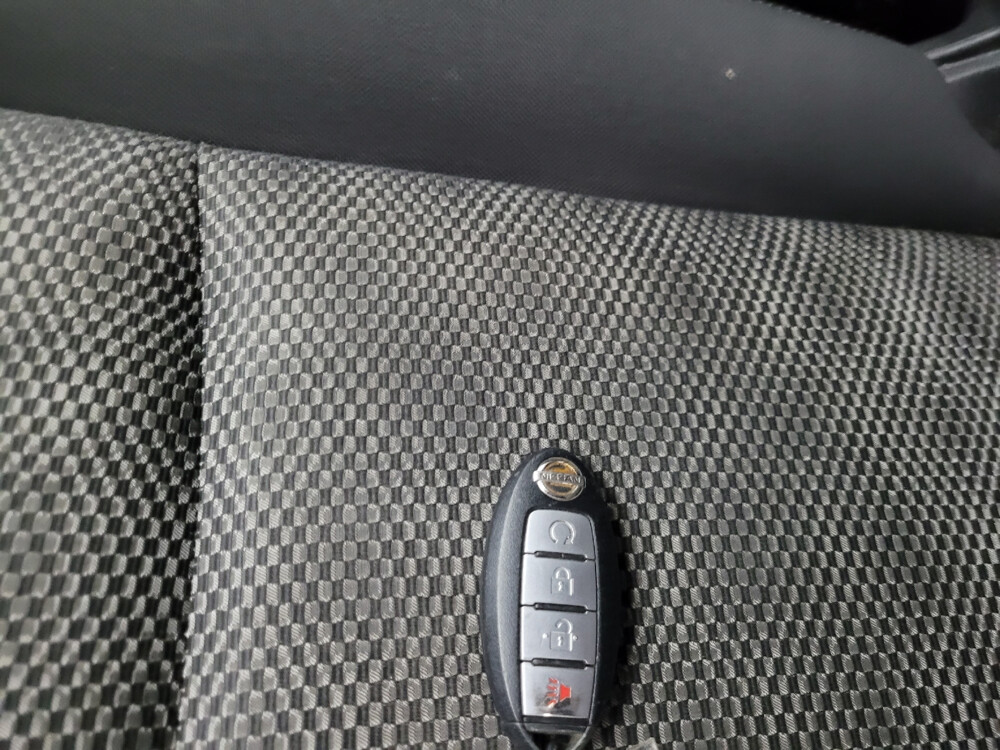 2018 Nissan Rogue Sport in Midlothian, IL 60445 - 18124553 32