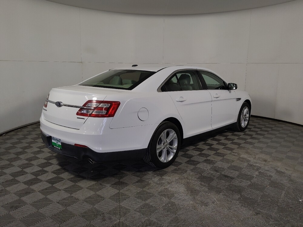 2018 Ford Taurus in Midlothian, IL 60445 - 18124558 10