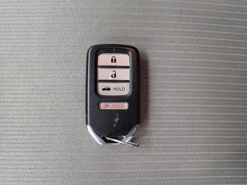 2018 Honda Accord in Taylor, MI 48180 - 18124567 32