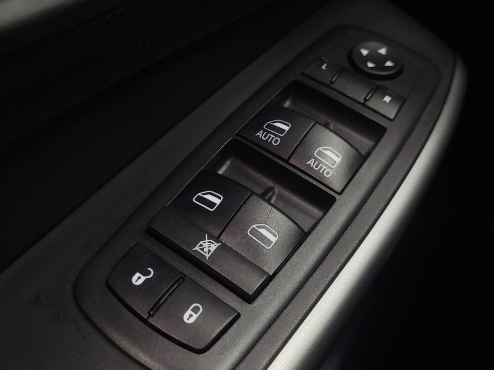 2020 Jeep Cherokee in Indianapolis, IN 46219 - 18124572 27