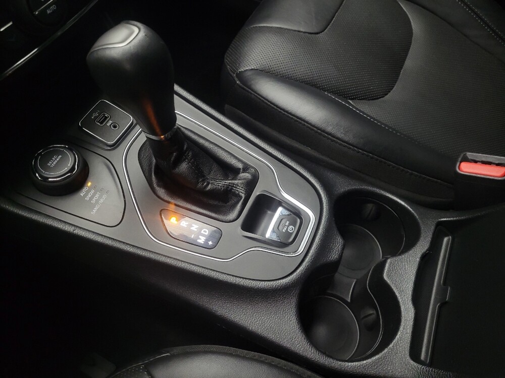 2020 Jeep Cherokee in Indianapolis, IN 46219 - 18124572 26