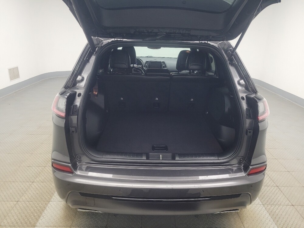 2020 Jeep Cherokee in Indianapolis, IN 46219 - 18124572 29