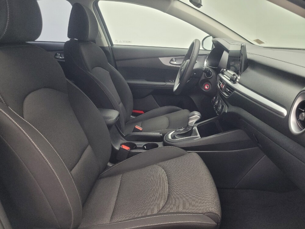 2023 Kia Forte in Indianapolis, IN 46222 - 18124573 21