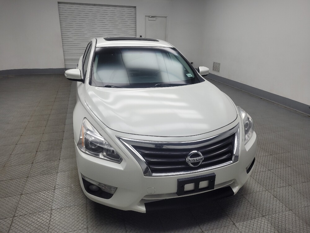 2015 Nissan Altima in Indianapolis, IN 46219 - 18124576 14