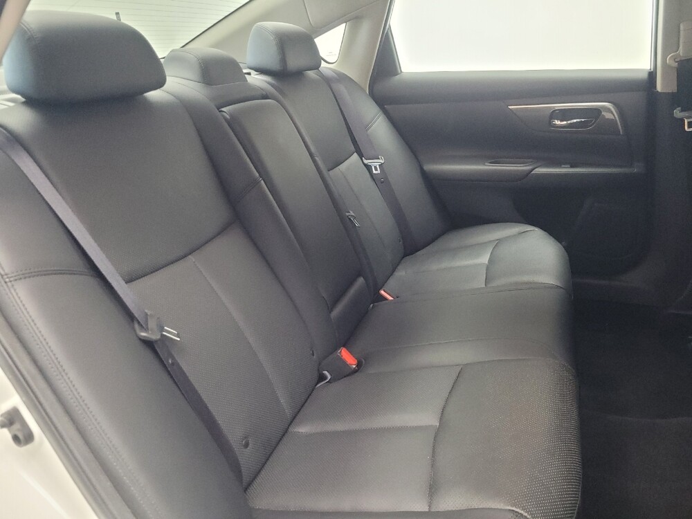 2015 Nissan Altima in Indianapolis, IN 46219 - 18124576 19
