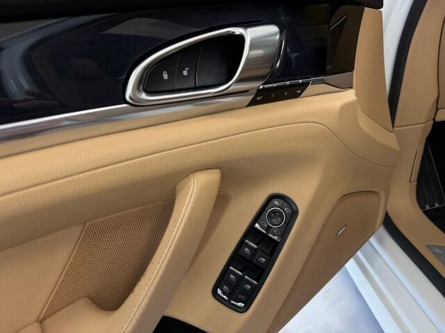 2015 Porsche Panamera in Knoxville, TN 37920 - 18124582 25