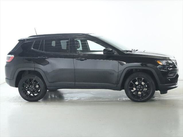 2022 Jeep Compass in Bedford, OH 44146 - 18124587 11