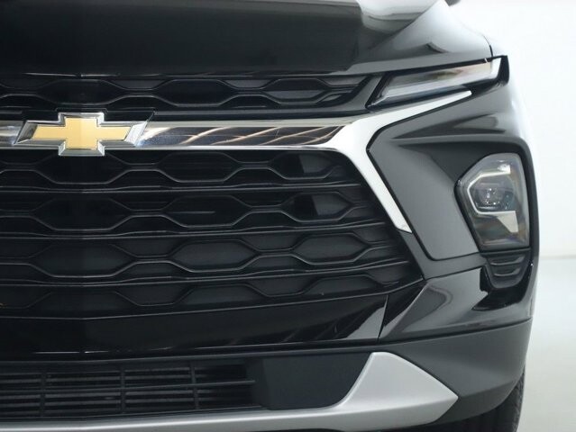2024 Chevrolet Blazer in Bedford, OH 44146 - 18124588 7