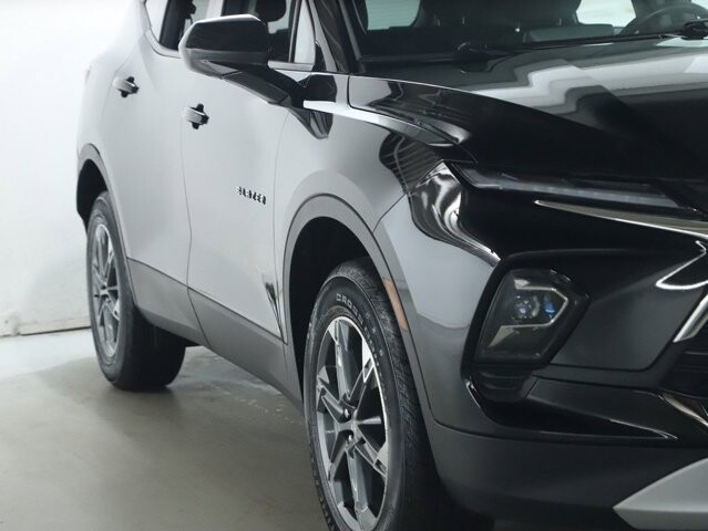 2024 Chevrolet Blazer in Bedford, OH 44146 - 18124588 8