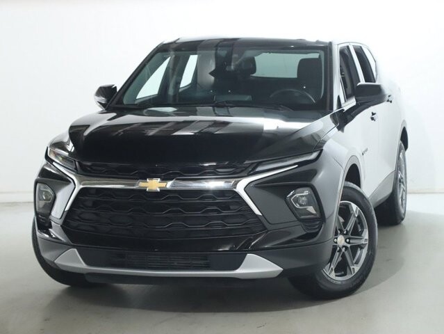 2024 Chevrolet Blazer in Bedford, OH 44146 - 18124588 3