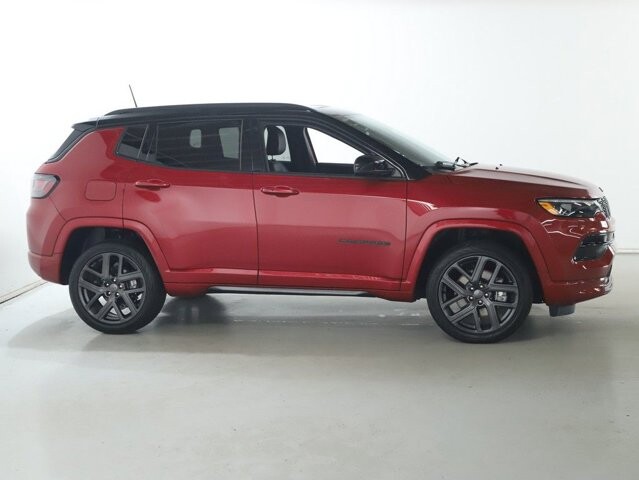 2024 Jeep Compass in Bedford, OH 44146 - 18124589 11