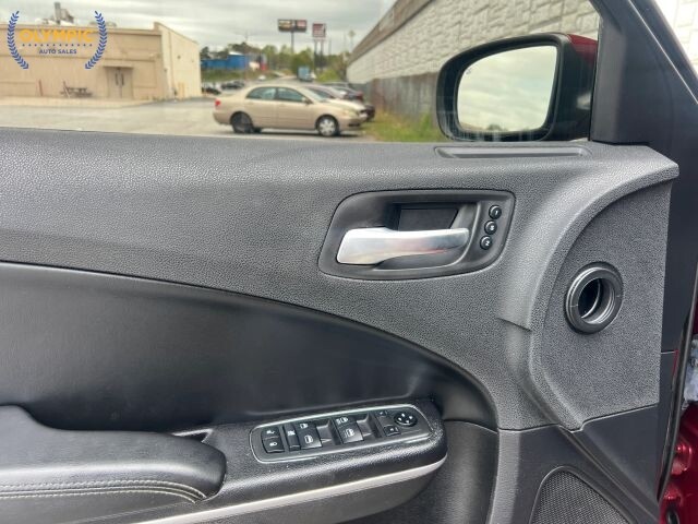 2019 Dodge Charger in Decatur, GA 30032 - 18124637 33