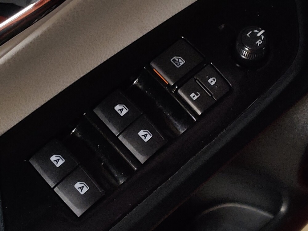 2018 Toyota Prius Prime in Miami, FL 33157 - 18124640 27