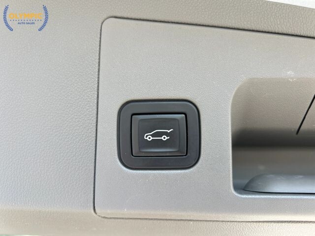 2018 Cadillac XT5 in Decatur, GA 30032 - 18124651 42