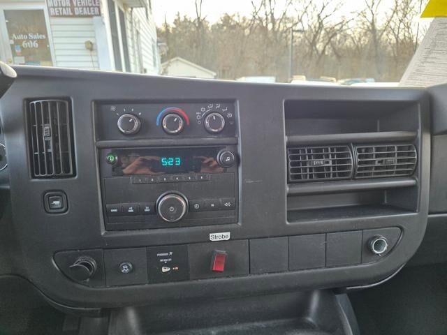 2011 Chevrolet Express 2500 in Blauvelt, NY 10913 - 18124656 17