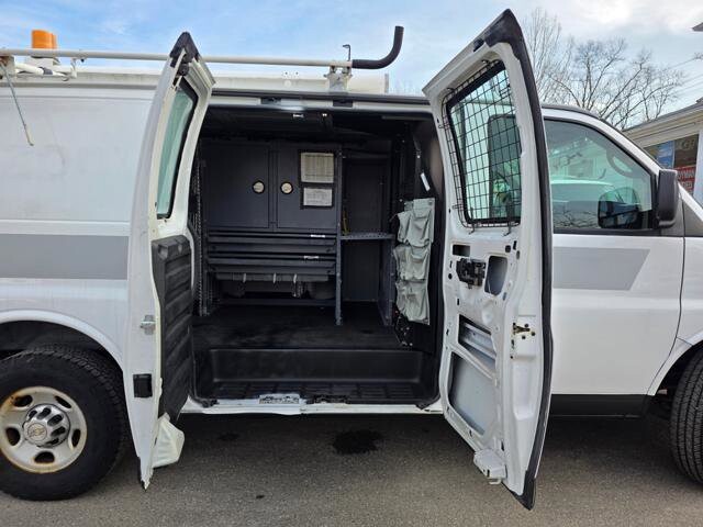 2011 Chevrolet Express 2500 in Blauvelt, NY 10913 - 18124656 47
