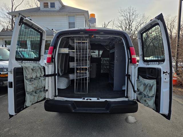 2011 Chevrolet Express 2500 in Blauvelt, NY 10913 - 18124656 30