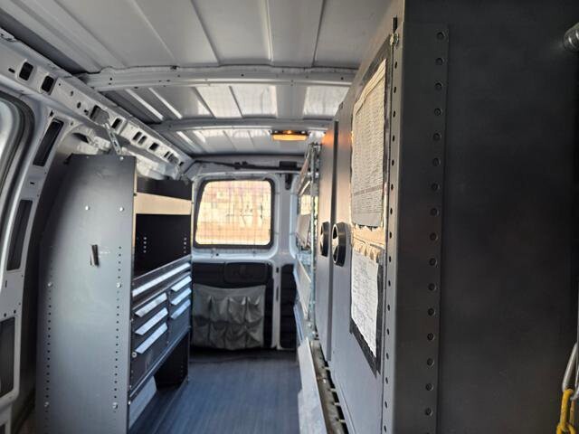 2011 Chevrolet Express 2500 in Blauvelt, NY 10913 - 18124656 28