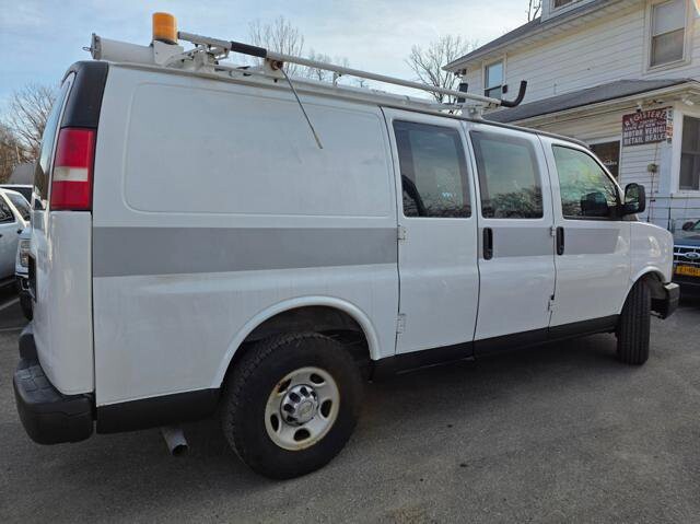 2011 Chevrolet Express 2500 in Blauvelt, NY 10913 - 18124656 8