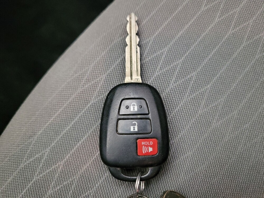 2017 Toyota Tacoma in El Cajon, CA 92020 - 18124659 32