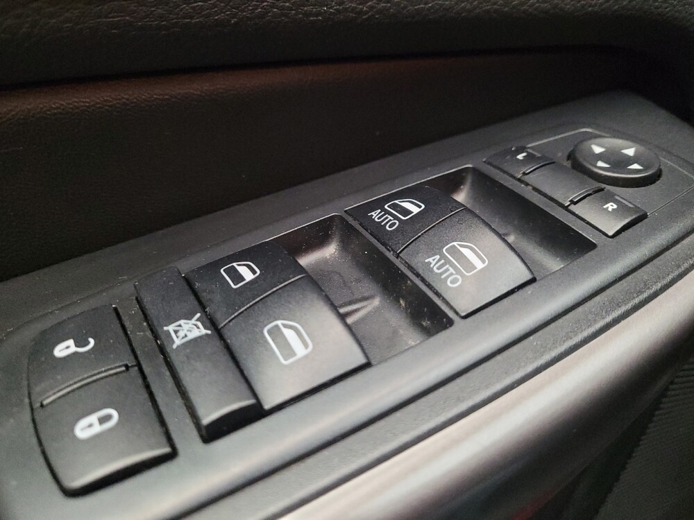 2019 Jeep Cherokee in Bakersfield, CA 93309 - 18124665 27