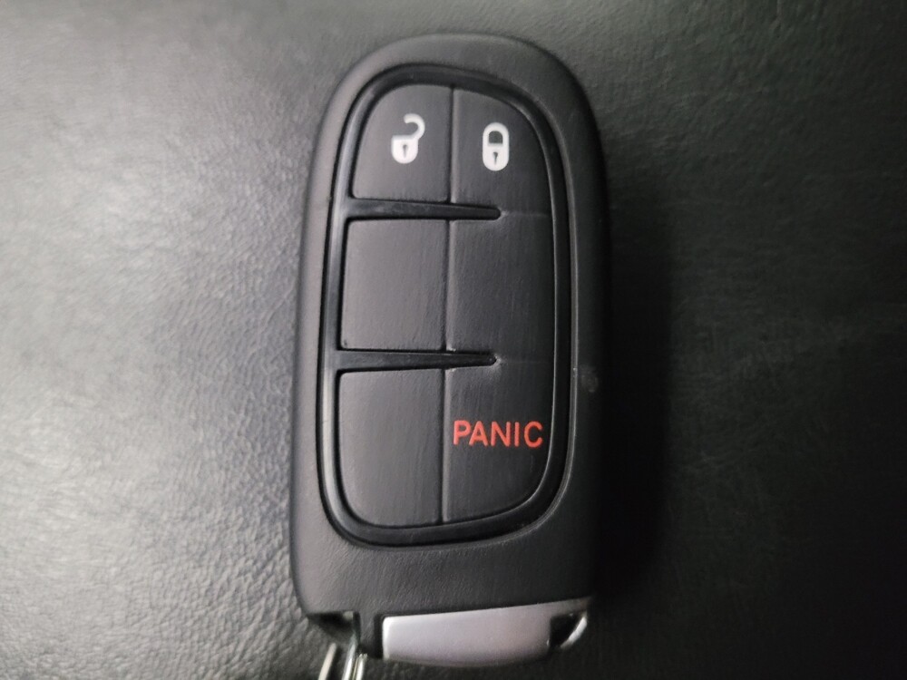 2019 Jeep Cherokee in Bakersfield, CA 93309 - 18124665 32