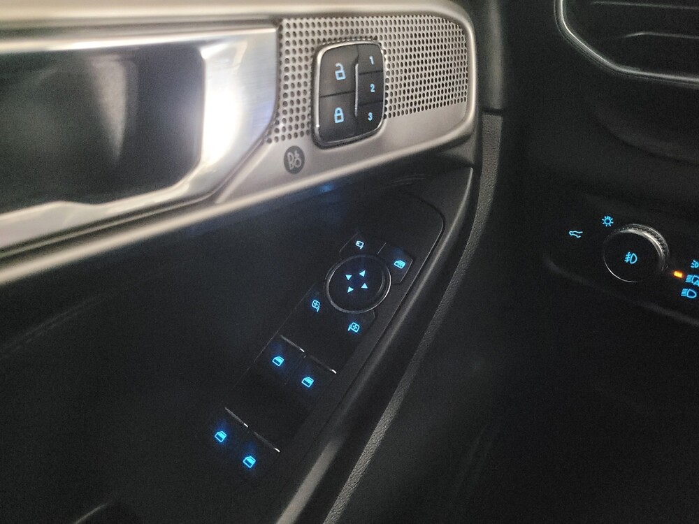 2020 Ford Explorer in Knoxville, TN 37923 - 18124672 27