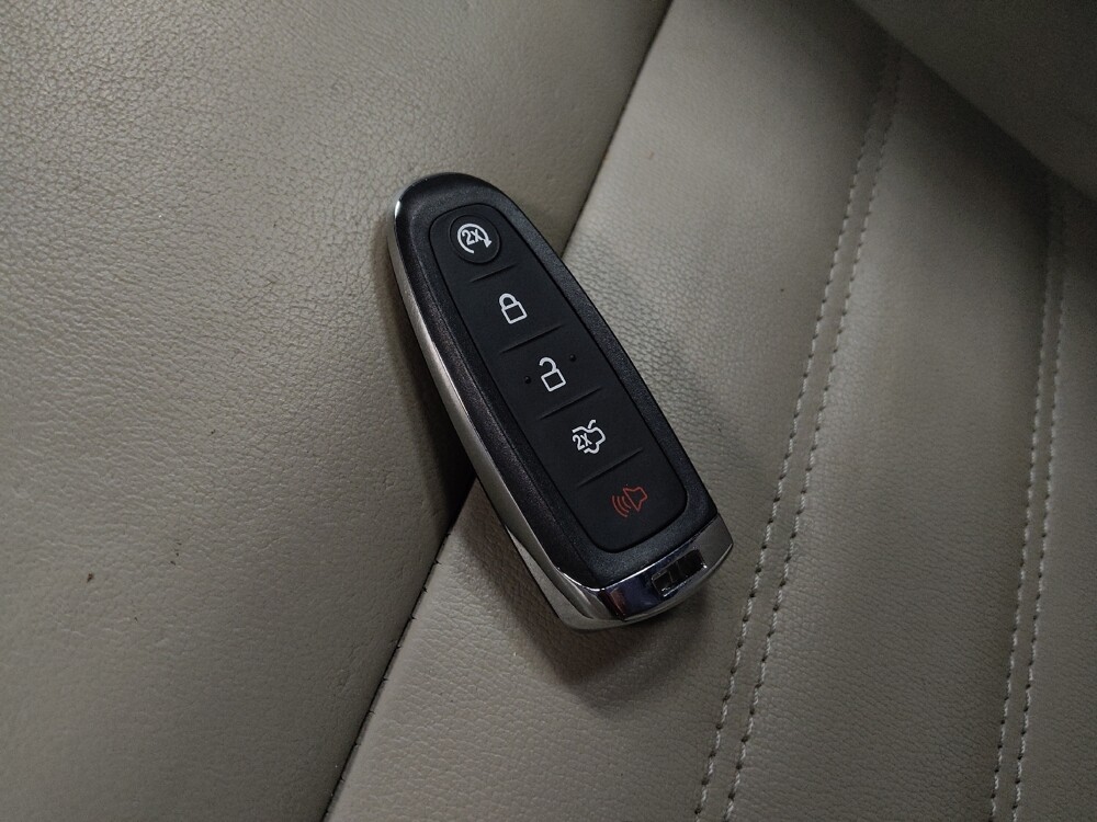 2018 Ford Escape in Glendale, AZ 85301 - 18124692 32