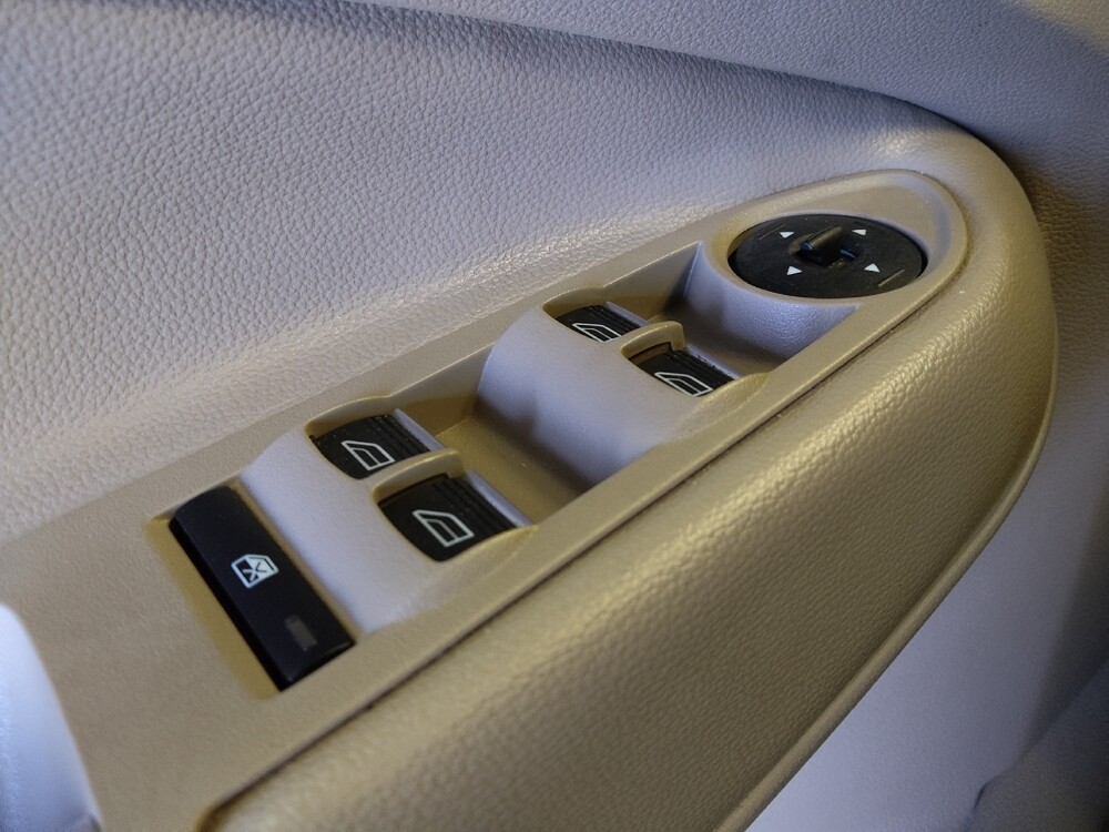 2018 Ford Escape in Glendale, AZ 85301 - 18124692 27