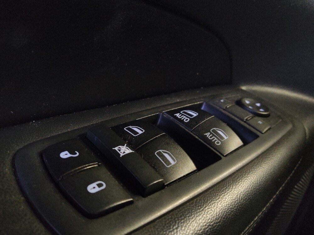 2018 Jeep Grand Cherokee in Glendale, AZ 85301 - 18124699 27