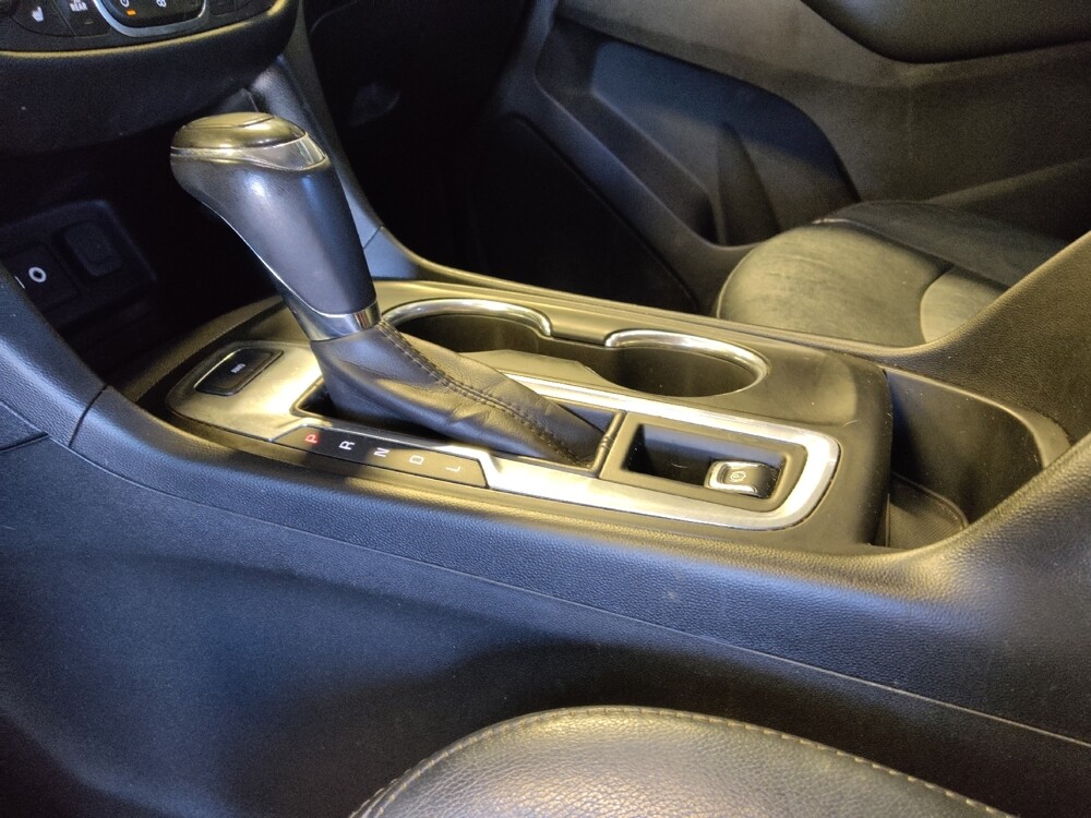 2019 Chevrolet Equinox in Glendale, AZ 85301 - 18124702 26