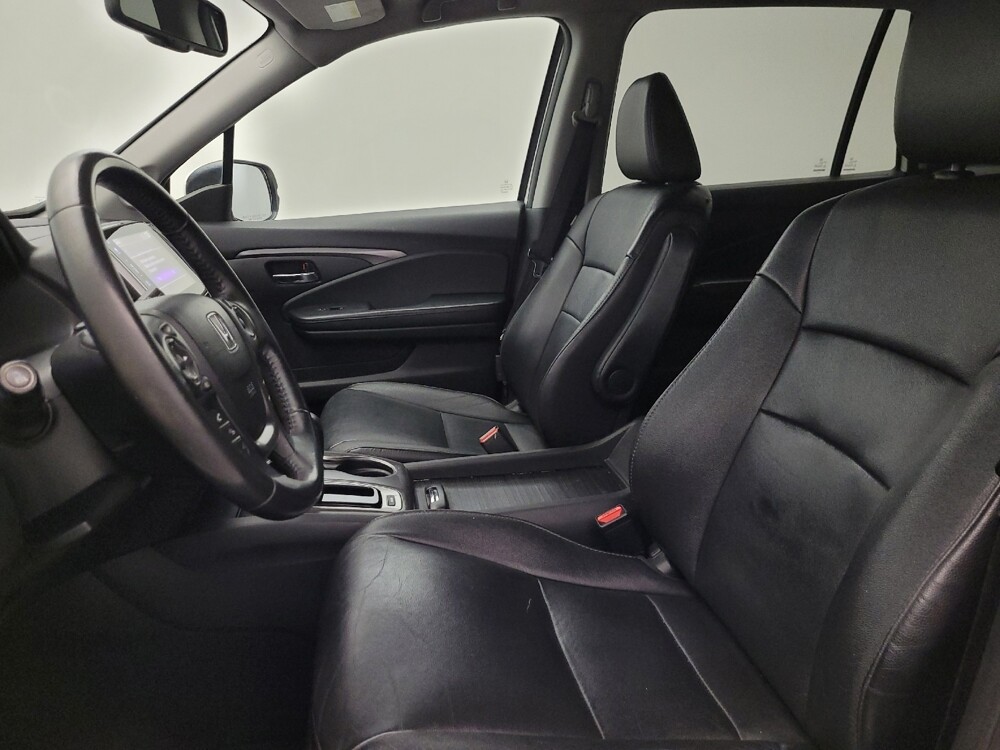 2017 Honda Pilot in Glendale, AZ 85301 - 18124704 17