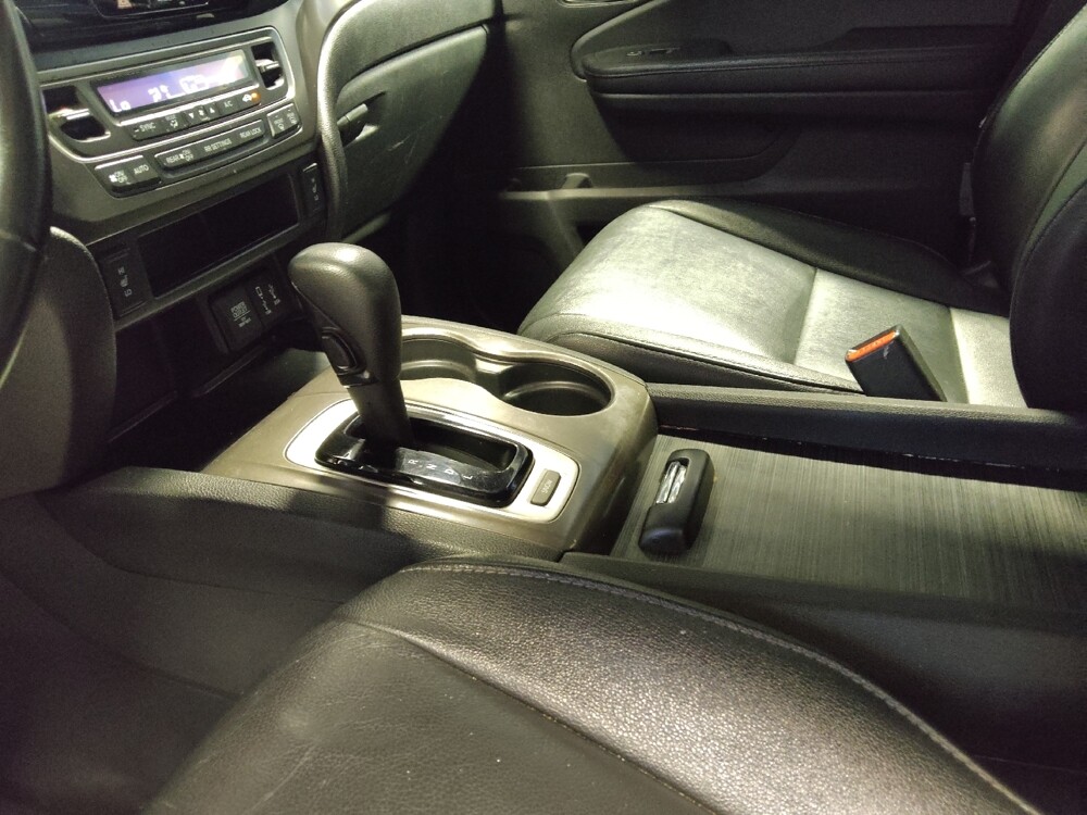 2017 Honda Pilot in Glendale, AZ 85301 - 18124704 26