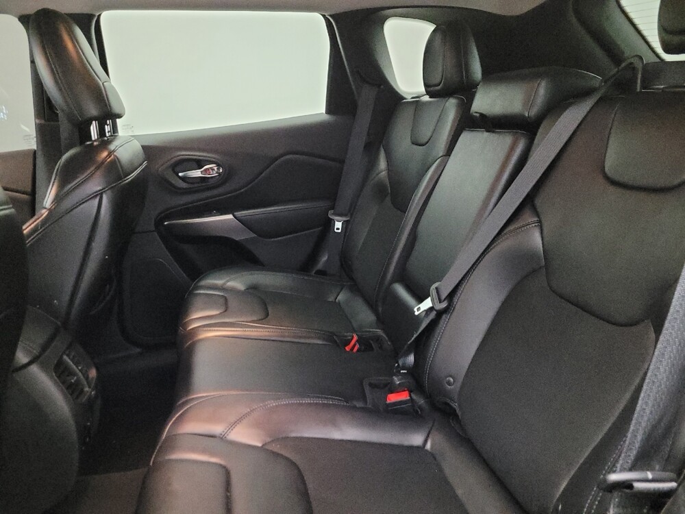 2019 Jeep Cherokee in Glendale, AZ 85301 - 18124711 18