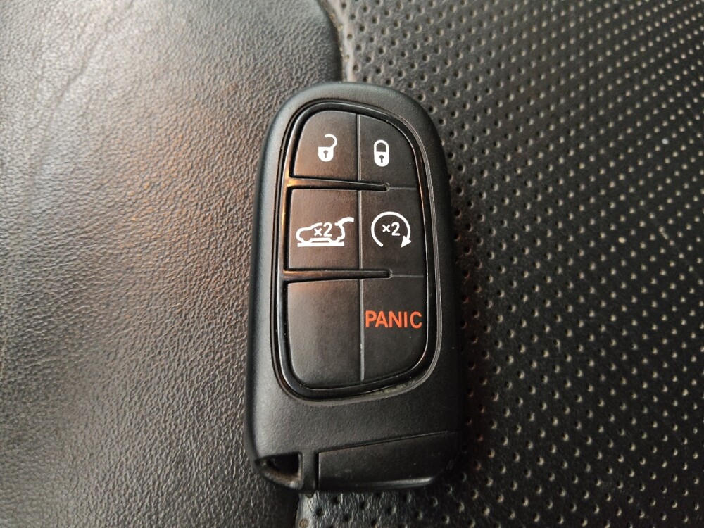 2019 Jeep Cherokee in Topeka, KS 66611 - 18124725 32