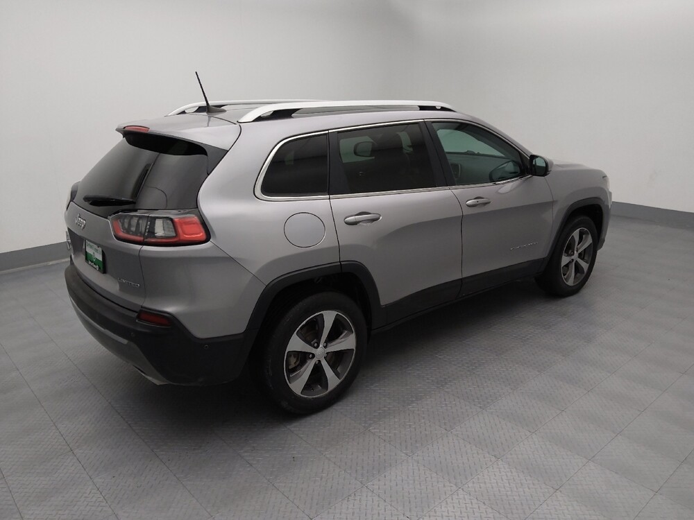 2019 Jeep Cherokee in Topeka, KS 66611 - 18124725 10