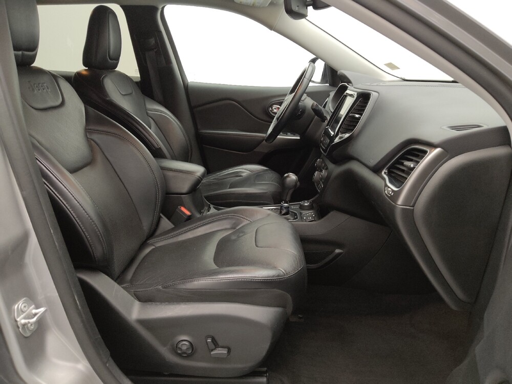 2019 Jeep Cherokee in Topeka, KS 66611 - 18124725 21