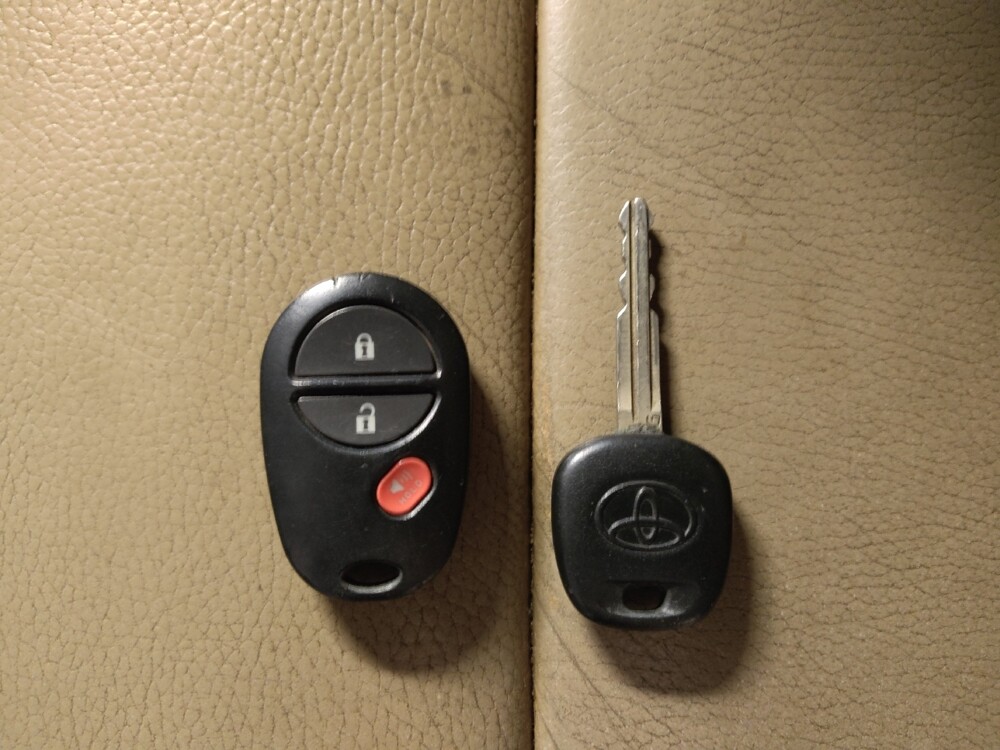 2017 Toyota Tundra in Charleston, SC 29414 - 18124734 32