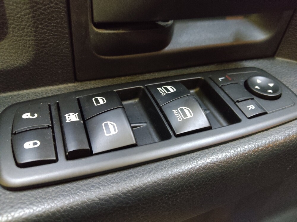 2016 RAM 1500 in Greenville, SC 29607 - 18124744 27