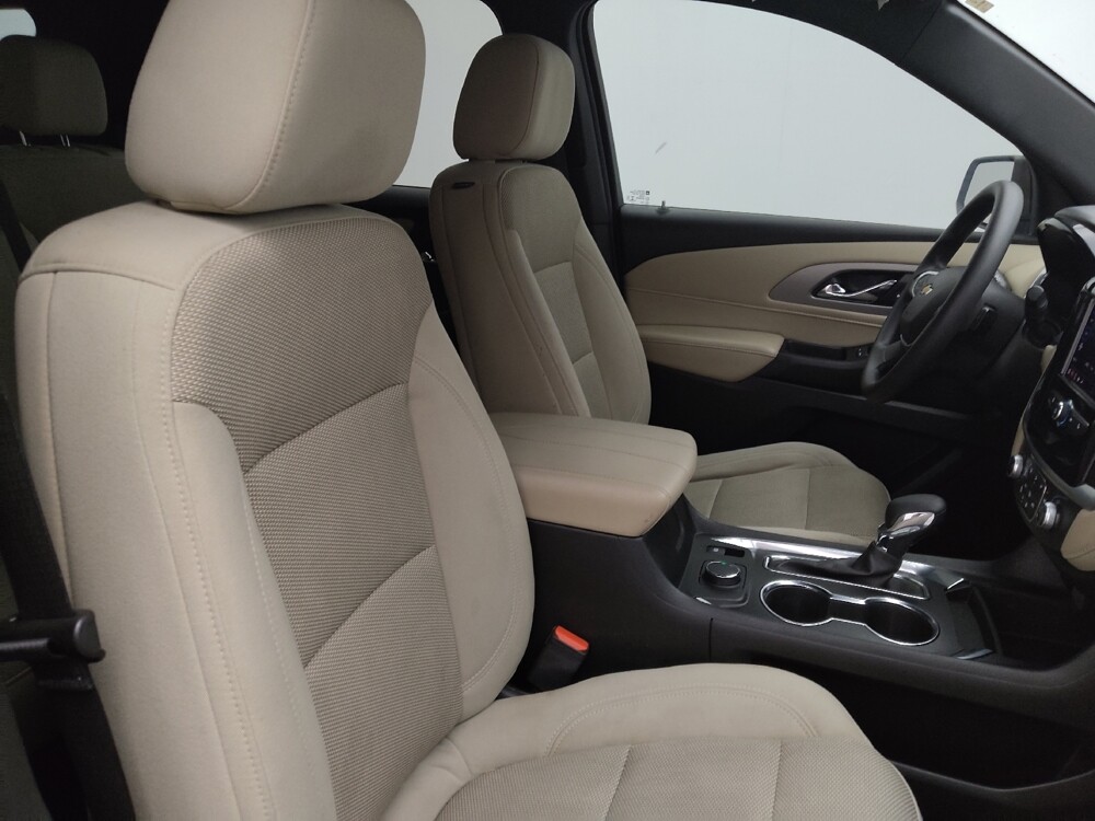 2022 Chevrolet Traverse in Charleston, SC 29414 - 18124750 21