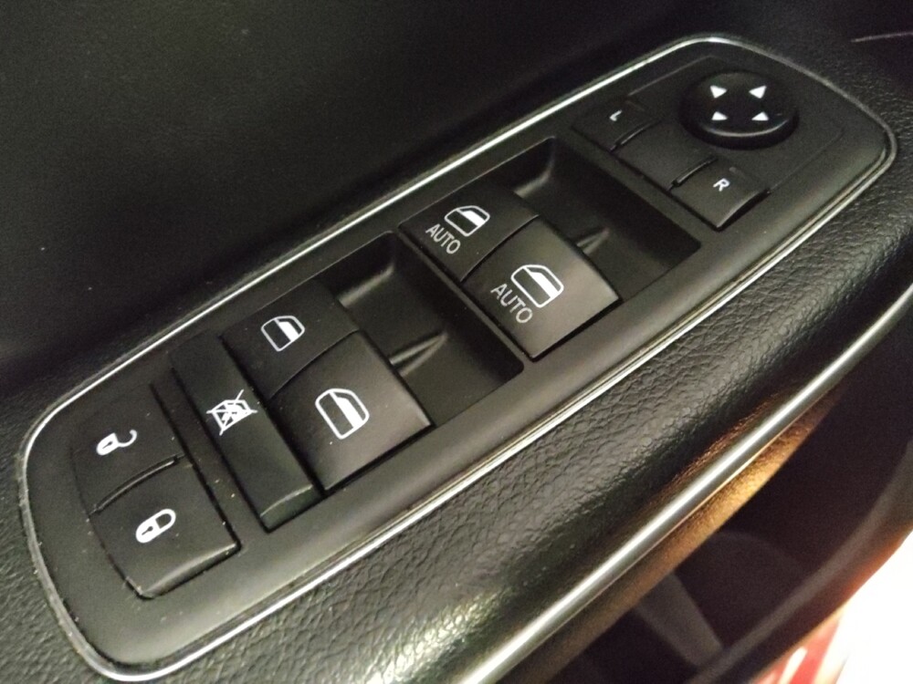 2020 Chrysler 300 in Tyler, TX 75701 - 18124776 27