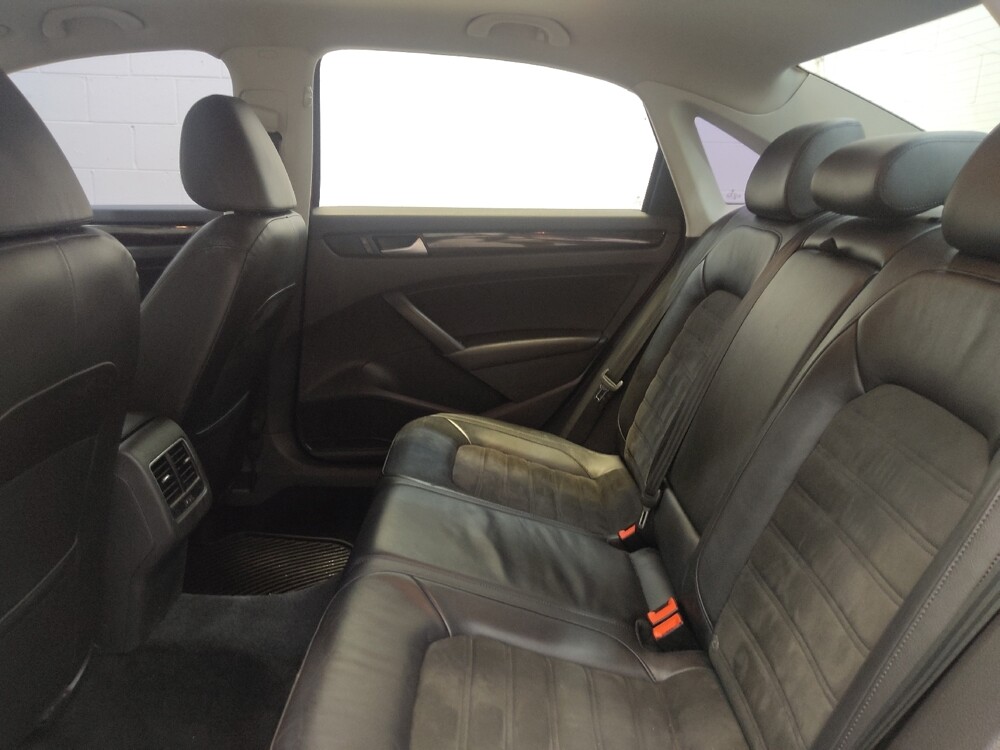 2015 Volkswagen Passat in Fairfield, OH 45014 - 18124790 18