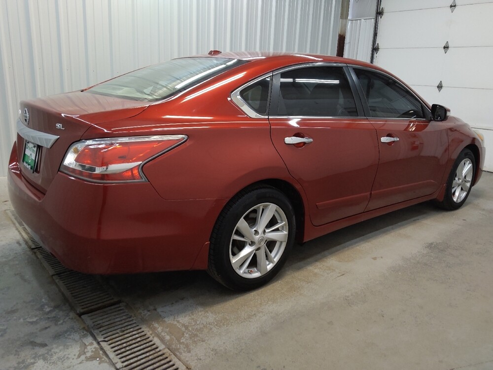 2015 Nissan Altima in Fairfield, OH 45014 - 18124791 10